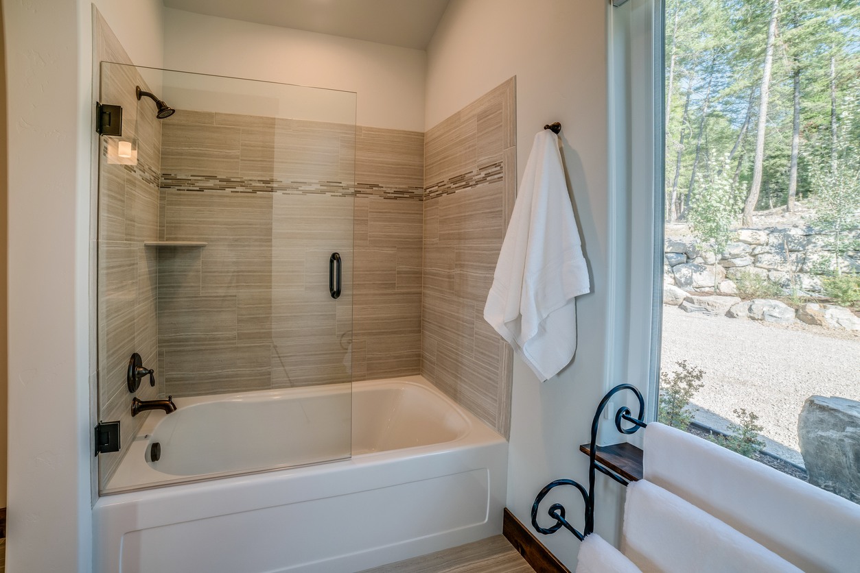 Shower & Tub Repair in Ozark